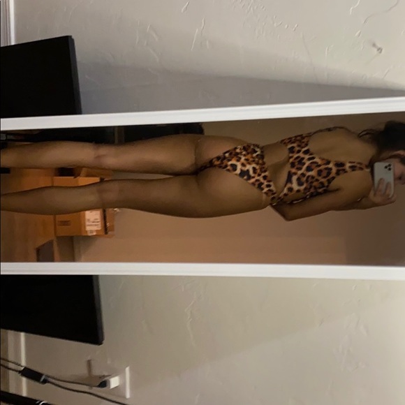 Cheetah swimsuit - Picture 2 of 5